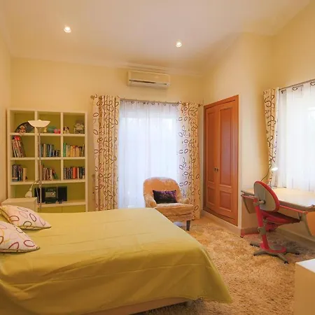 Sleeps 7 Pool Air Con Wifi *