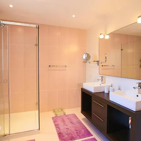 Sleeps 7 Pool Air Con Wifi Villa