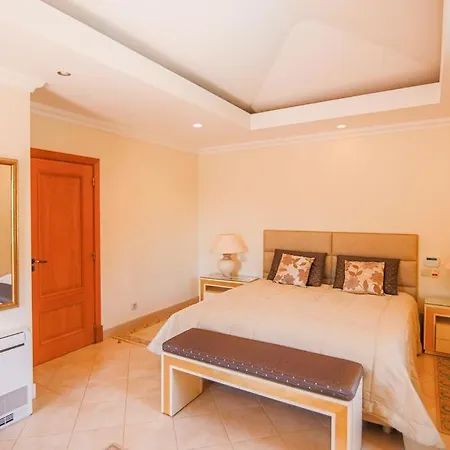Sleeps 7 Pool Air Con Wifi *