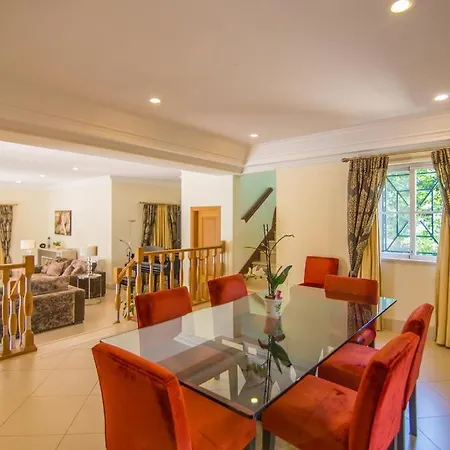 Villa Sleeps 7 Pool Air Con Wifi *