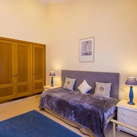 Sleeps 7 Pool Air Con Wifi Villa