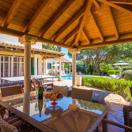 Sleeps 7 Pool Air Con Wifi