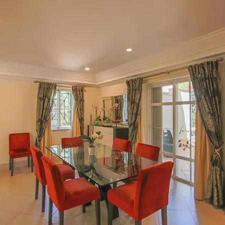Sleeps 7 Pool Air Con Wifi *