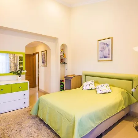 Sleeps 7 Pool Air Con Wifi فالي دو لوبو